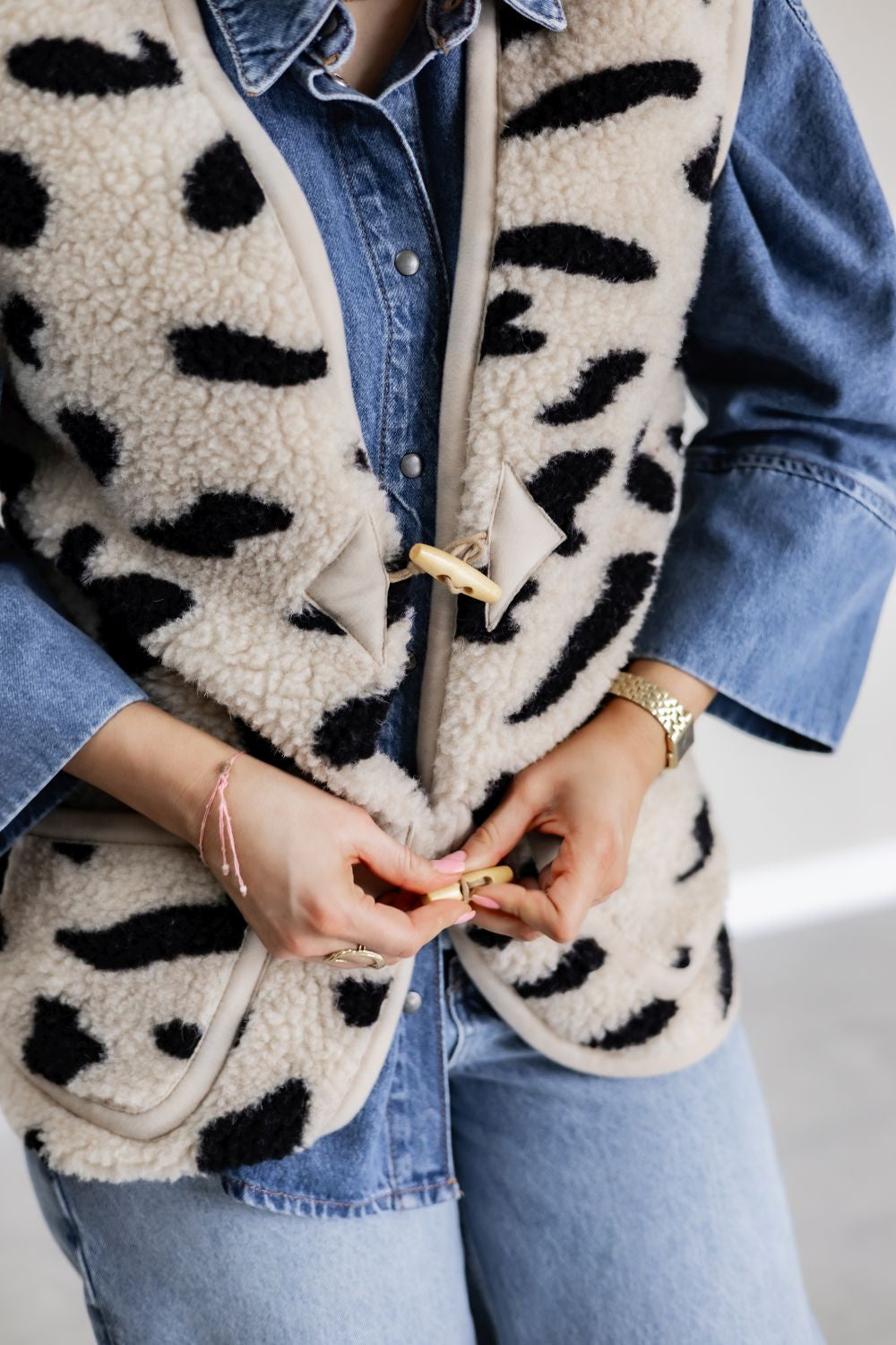 Alwero Alwero - Body Warmer Alpen Adult - Geopard - Pearls & Swines