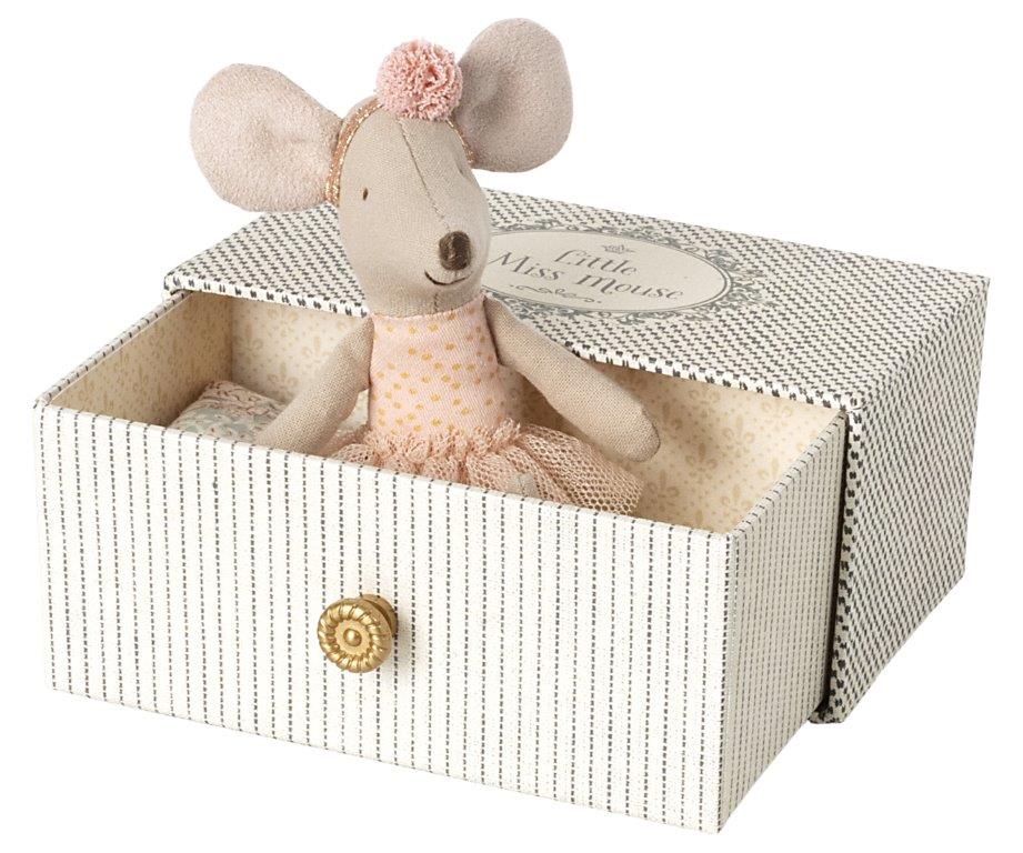 Maileg Maileg - Dance Mouse in Daybed - Little Sister - Pearls & Swines