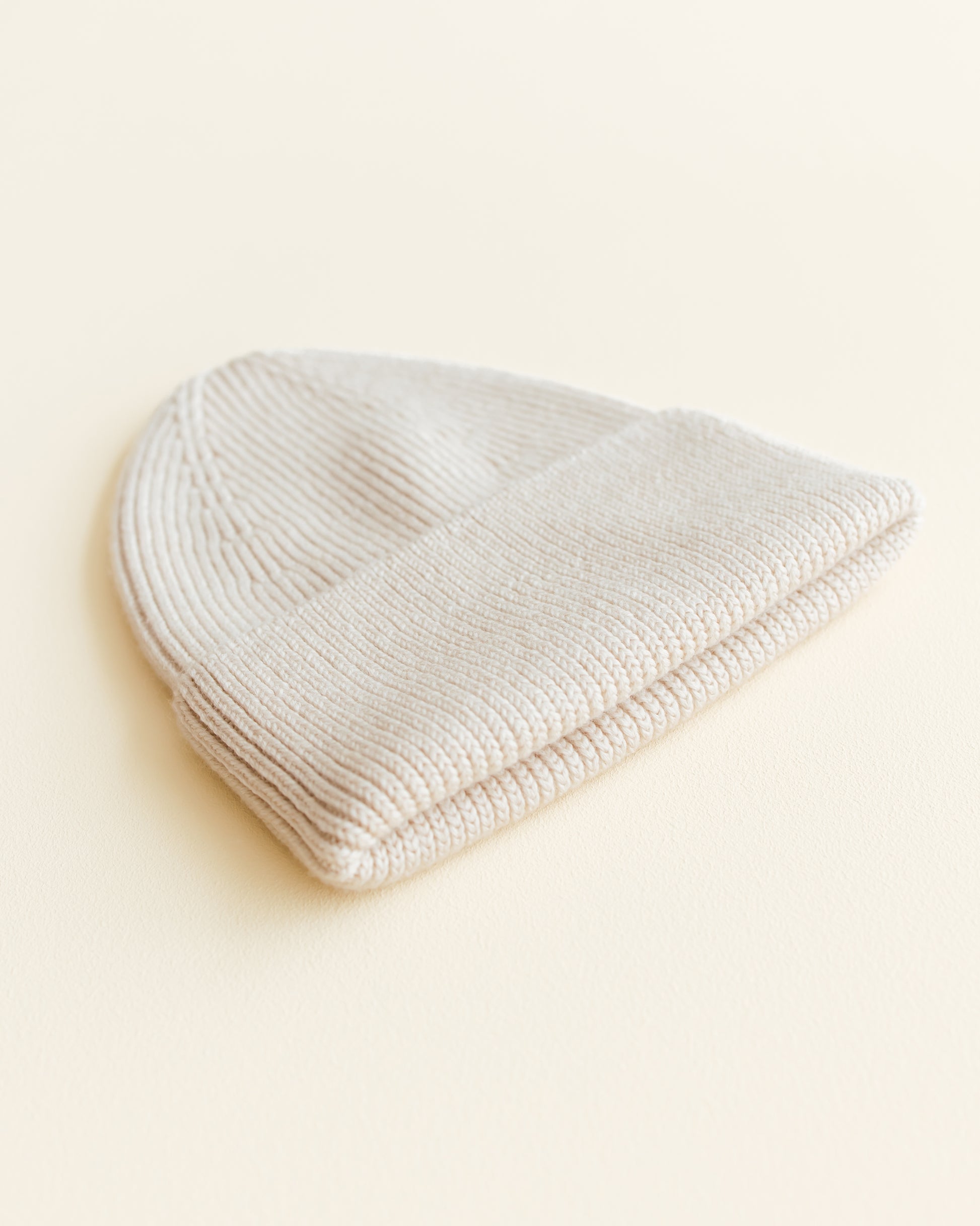 Hvid Hvid - Beanie Fonzie Newborn - Cream - Pearls & Swines