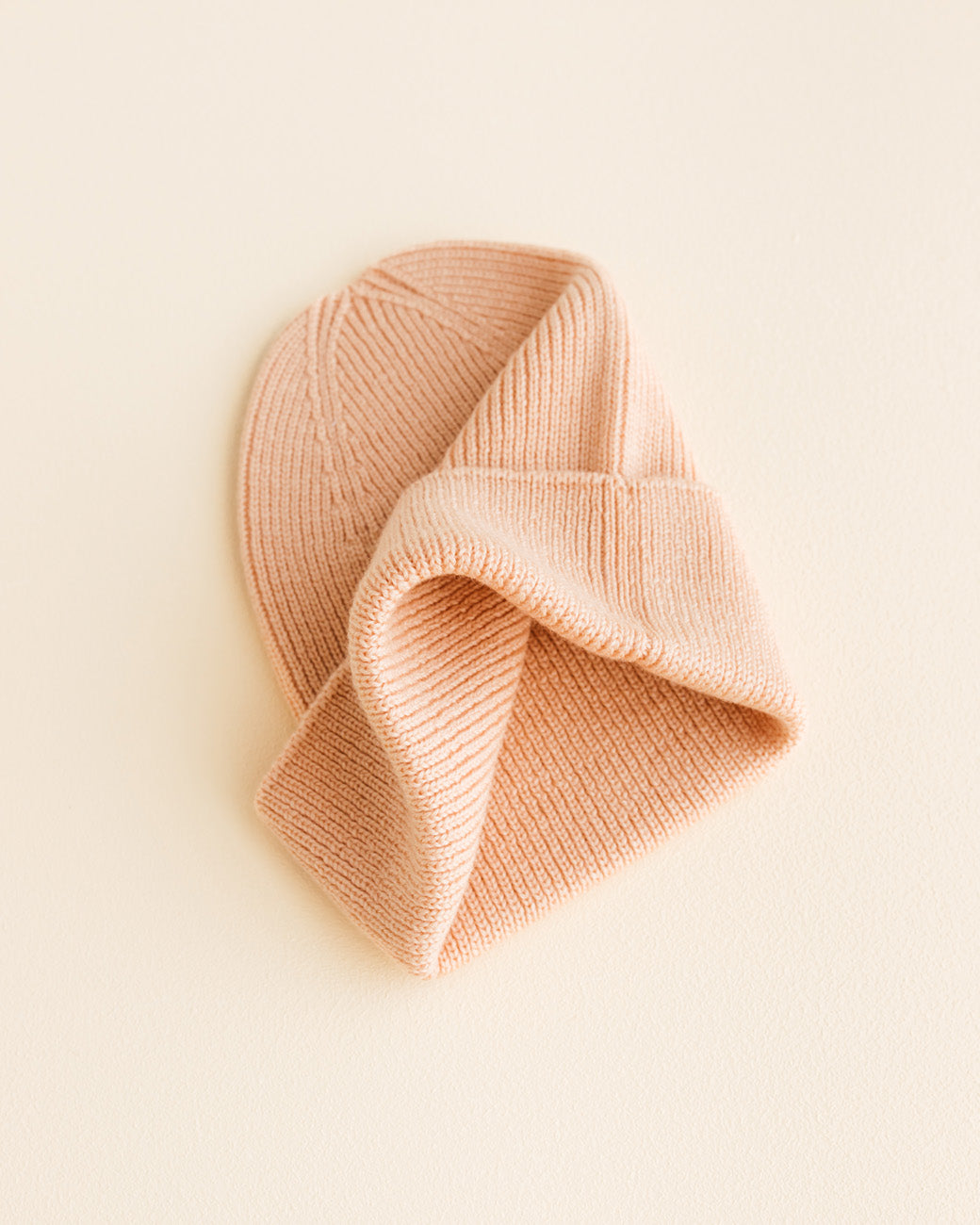 Hvid Hvid - Beanie Fonzie Newborn - Salmon - Pearls & Swines