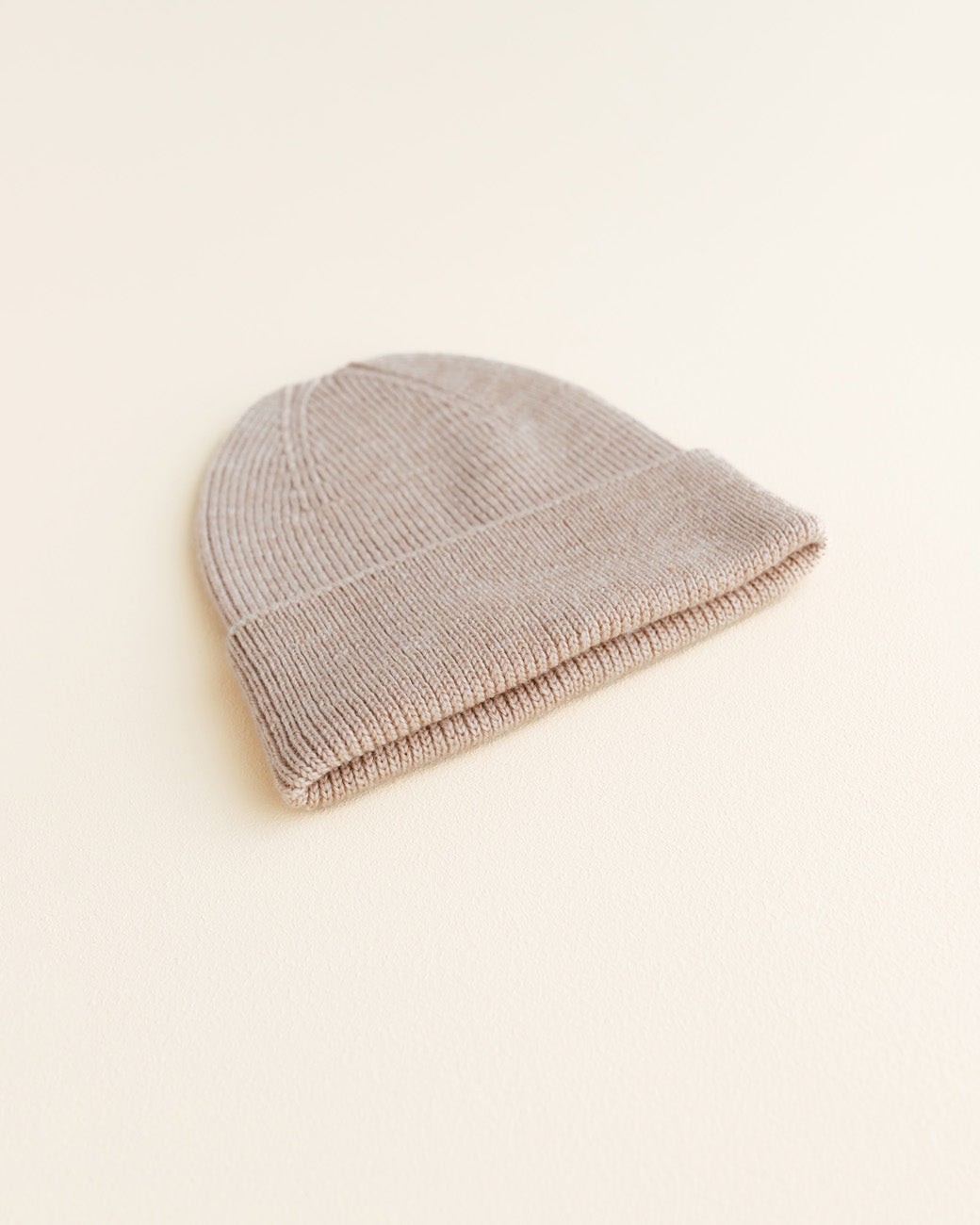 Hvid Hvid - Beanie Fonzie Newborn - Sand - Pearls & Swines