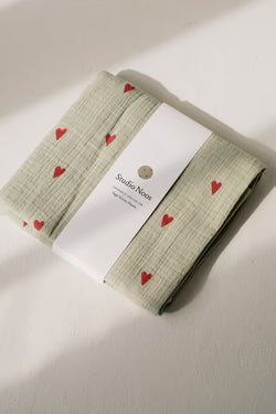 Pearls and Swines Studio Noos - Swaddle Medium - Sage Green Hearts - Pearls & Swines