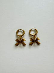 Bymelo Bymelo - Earrings - Gold Bow - Pearls & Swines