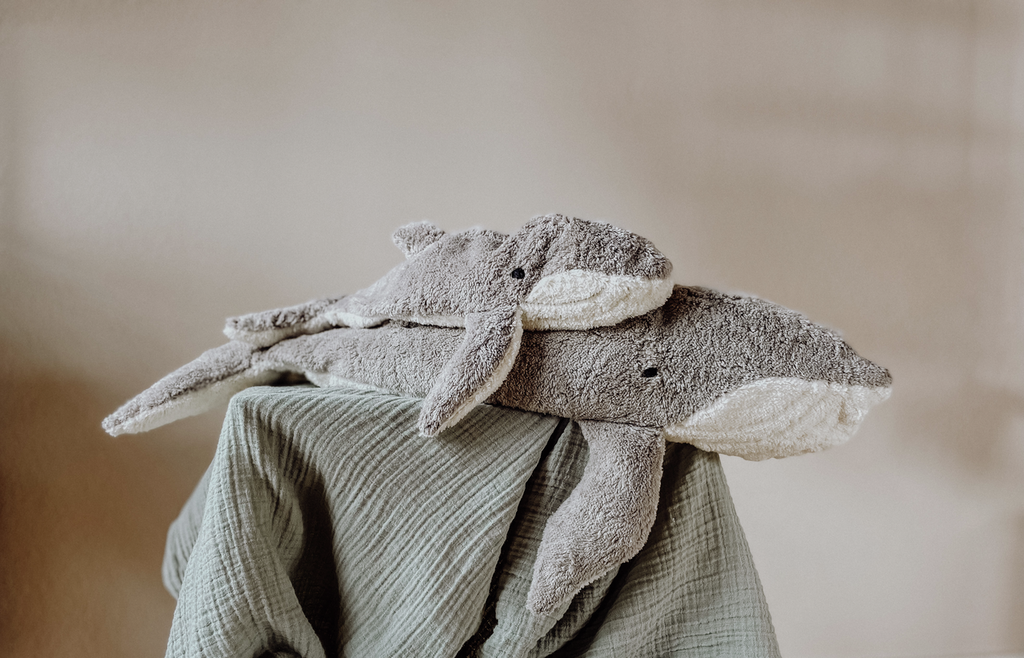 Senger Senger - Cuddly Animal Whale - Small - Pearls & Swines