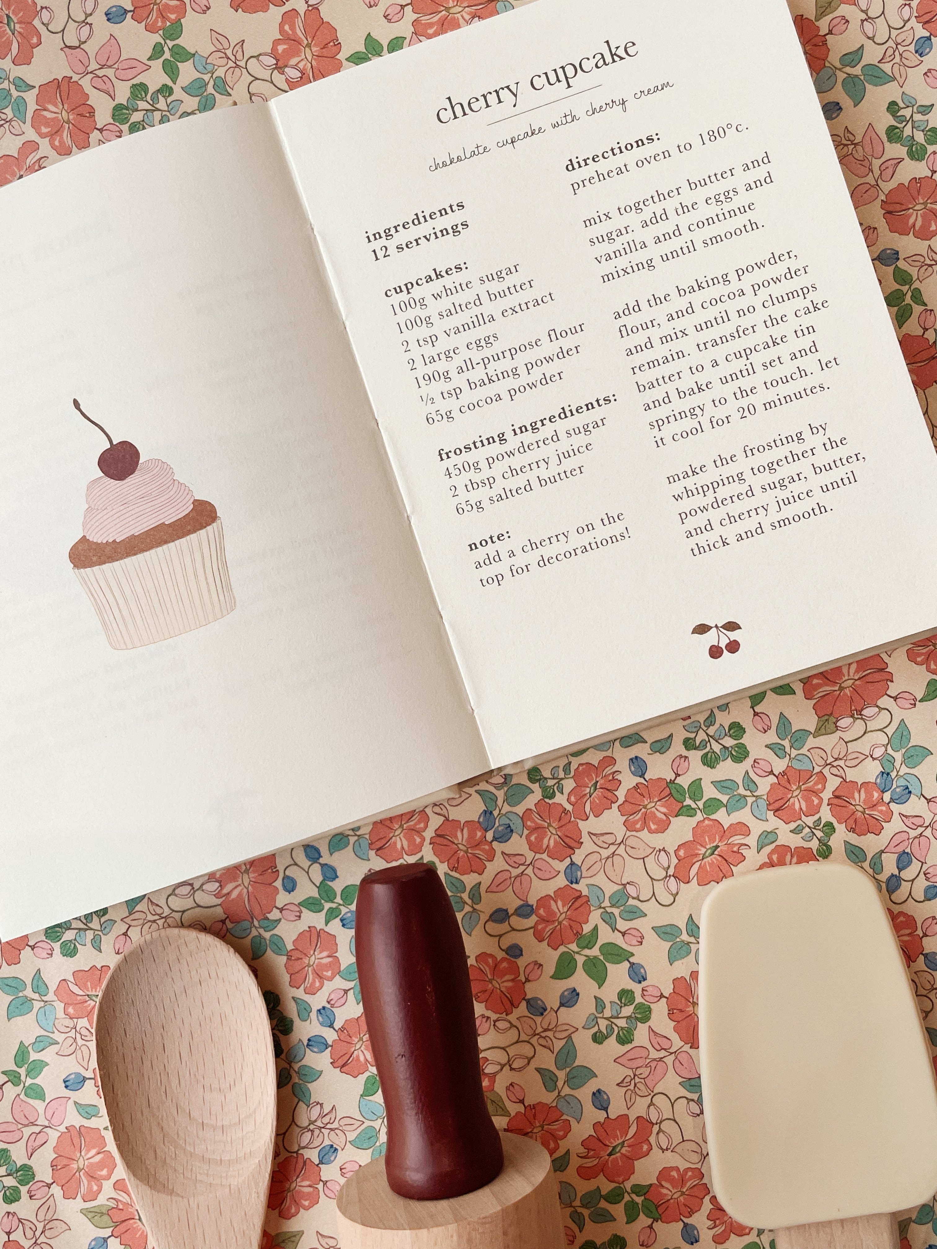 Konges Sløjd Konges Sløjd - Madeleine Baking Set - Petite Cousine - Pearls & Swines