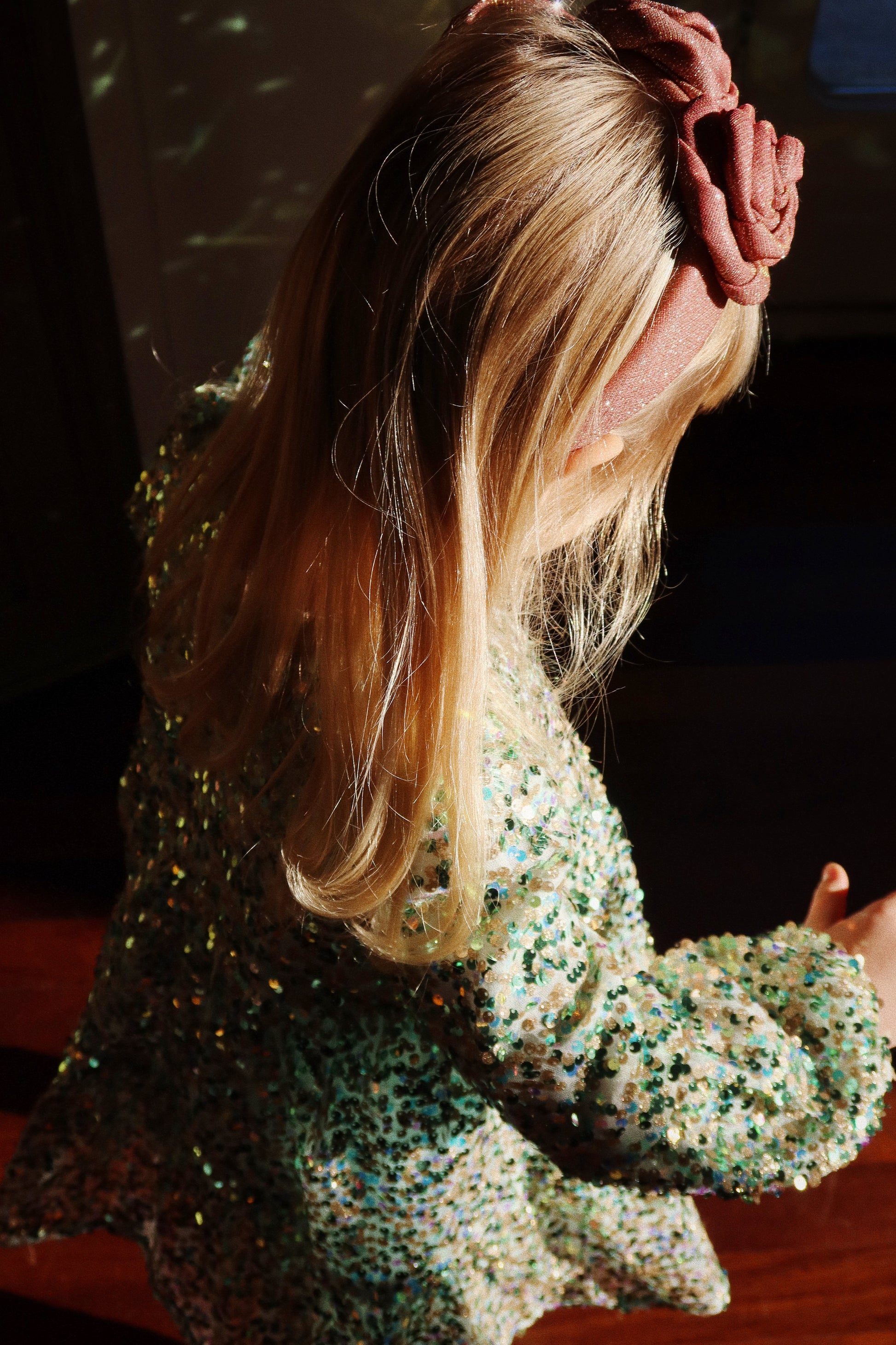 Konges Sløjd Konges Sløjd Rosie Glitter Hairbrace - Mellow Rose - Pearls & Swines