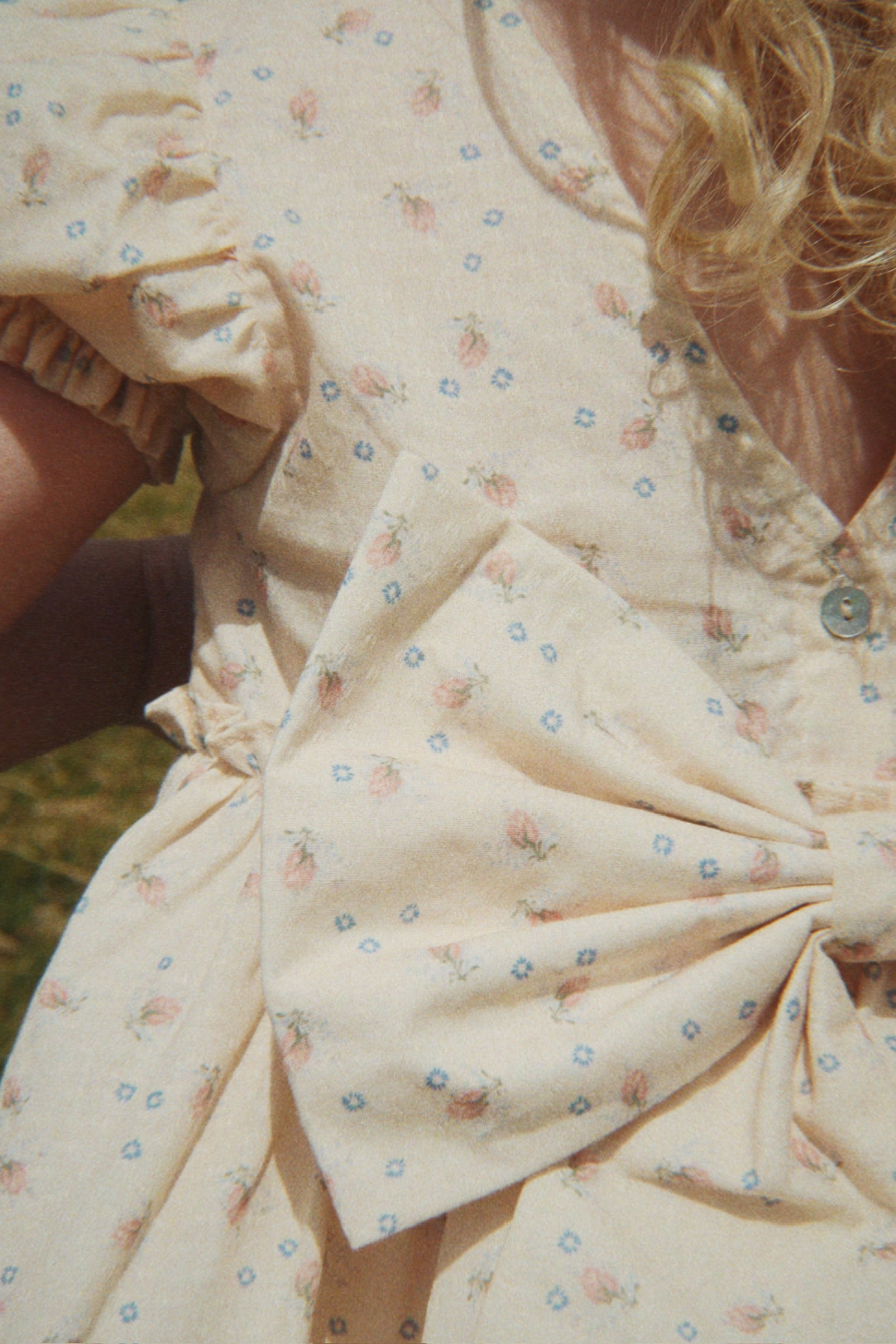 Konges Sløjd Konges Sløjd - Evia Bow Dress GOTS - Brise D'ètè - Pearls & Swines