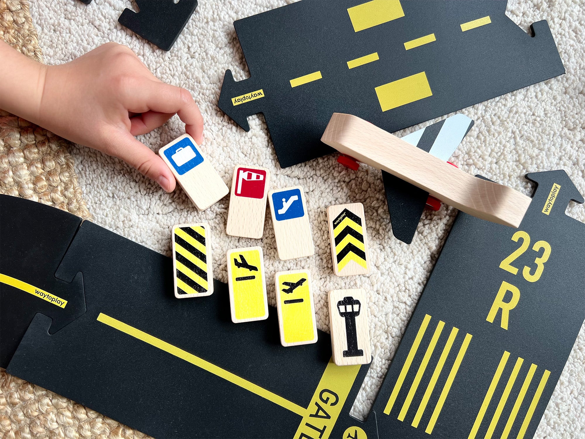 Waytoplay Waytoplay - Roadblocks - Airport signs - Pearls & Swines
