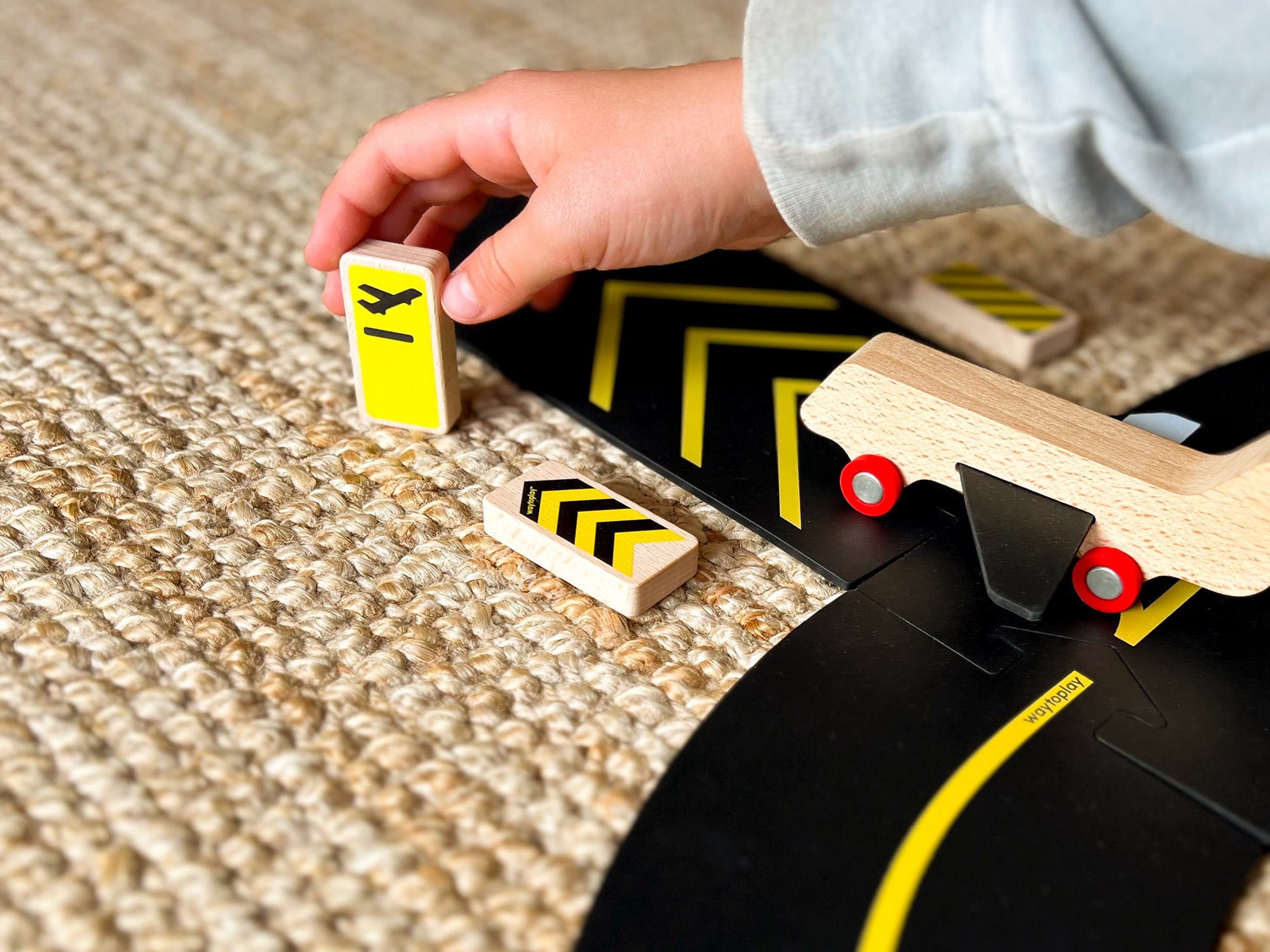 Waytoplay Waytoplay - Roadblocks - Airport signs - Pearls & Swines