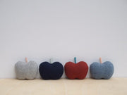 Mikanu Mikanu Baby Apple Rattle Keetje - Pearls & Swines