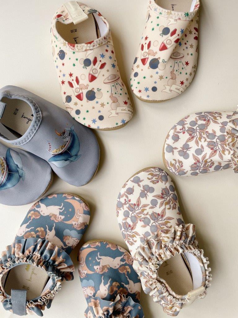 Konges Sløjd Konges Sløjd Aster Swim Shoes - Whale Boat - Pearls & Swines